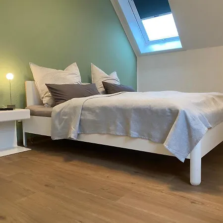 Helle Dachgeschosswohnung In Bockhorn, Lk Friesland