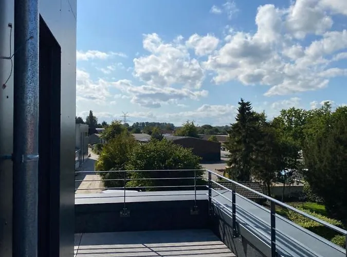 Helle Dachgeschosswohnung In Bockhorn, Lk Friesland