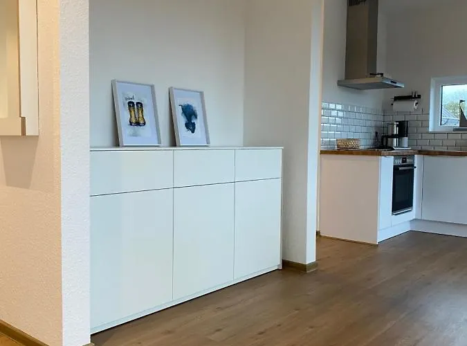 Helle Dachgeschosswohnung In Bockhorn, Lk Friesland *