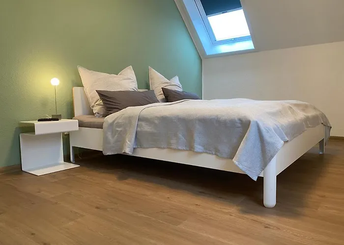 Helle Dachgeschosswohnung In Bockhorn, Lk Friesland