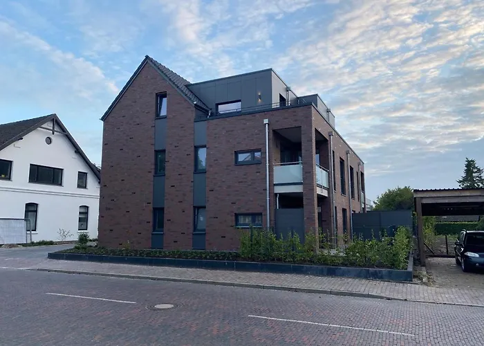 Helle Dachgeschosswohnung In Bockhorn, Lk Friesland Apartment