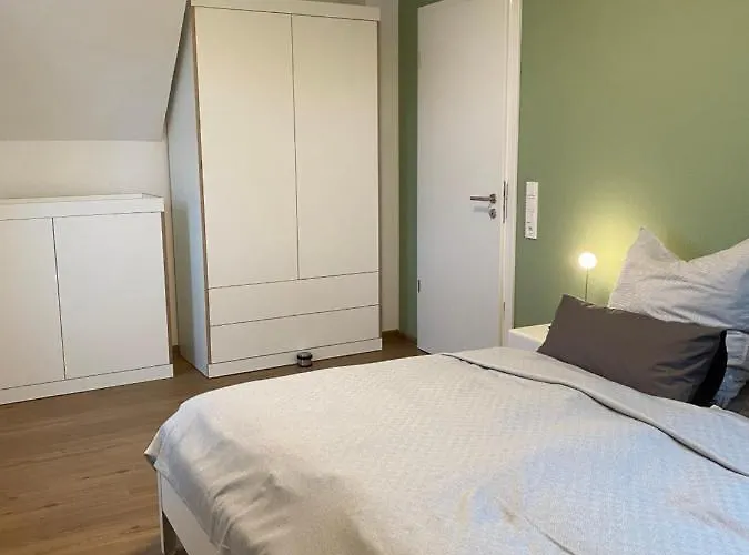 Helle Dachgeschosswohnung In Bockhorn, Lk Friesland *